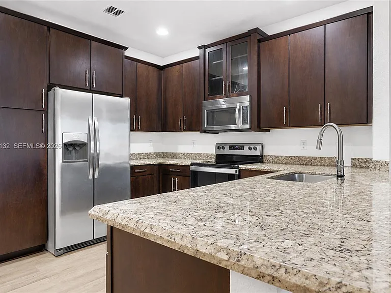 13005 Riverwalk Cir N — Photo 8