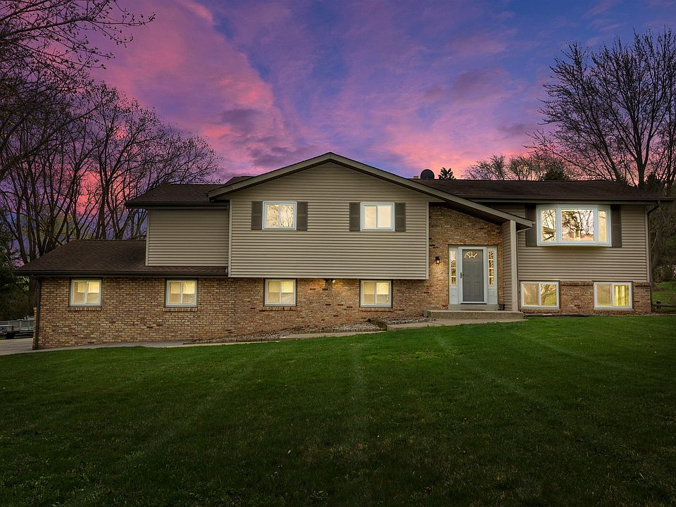 1st image of W218N14230 Hilltop Ct