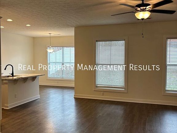 2nd image of 2822 Brewster Dr