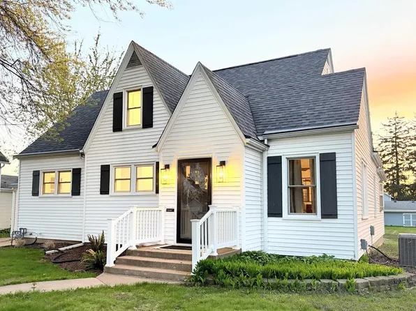 323 N Vail St, Geneseo, IL 61254