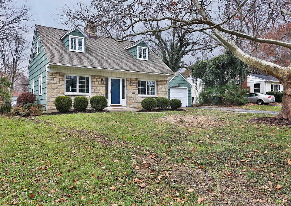 1st image of 150 Fairlawn Dr