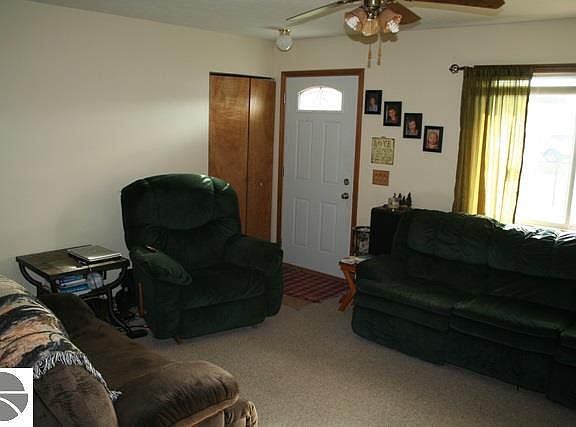 4th image of 6299 Sunset Dr