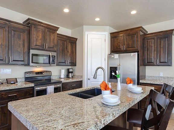 4th image of 4144 E Torrey Pines Dr