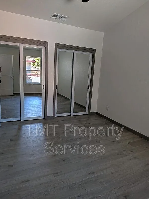3 bed, 2.0 bath, 1322 sqft, $2,400 — Photo 4
