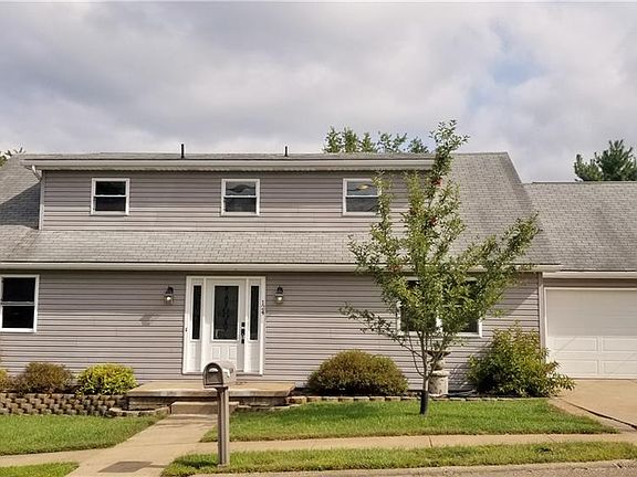 3rd image of 124 Karen St