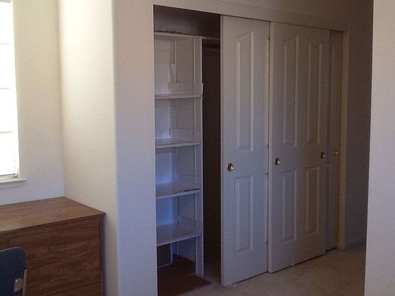 Room2 Closet