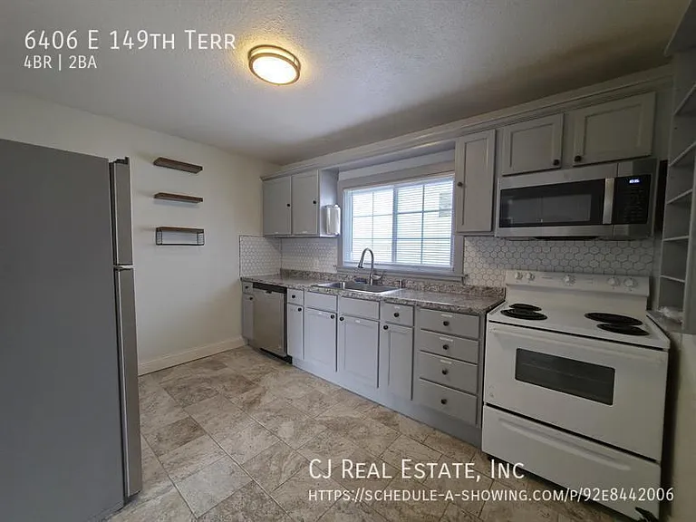 6406 E 149th Ter — Photo 3
