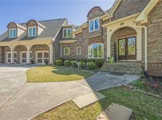 4826 Rose Heights Dr, Flowery Branch, GA 30542