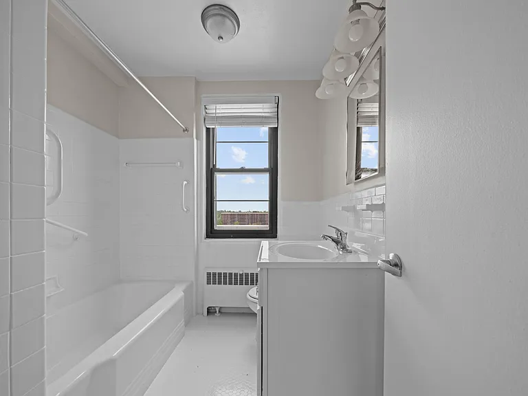 Broadview Apartments — Photo 33