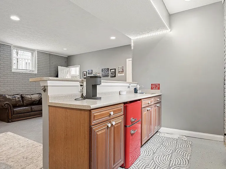 2020.5 Ruckle St — Photo 16