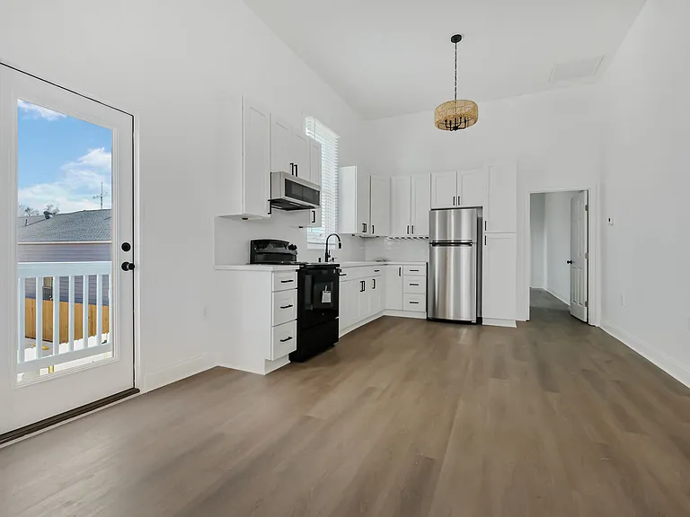3324 S Saratoga St #202 — Photo 1