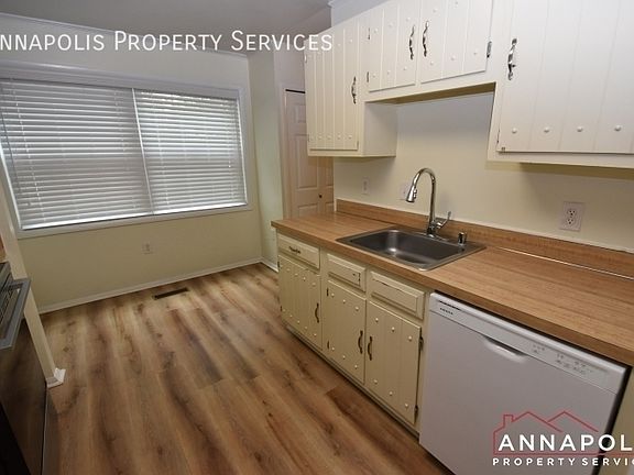 4th image of 1673 Forest Hill Ct