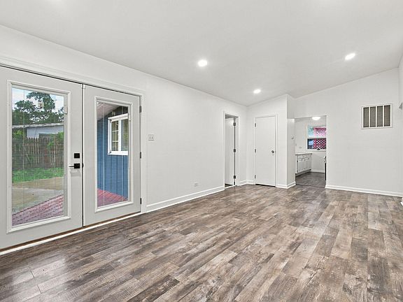 2nd image of 518 Avalon Dr