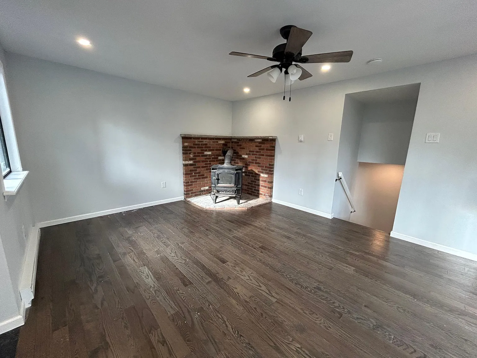 3 bed, 1820 sqft, $1,975 — Photo 2