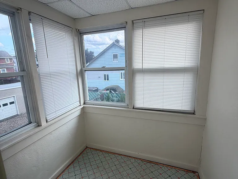 273 Centre Ave — Photo 9