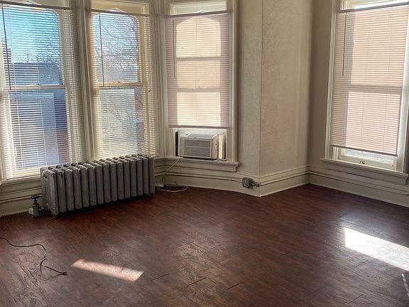 5th image of 715 15th St APT 8
