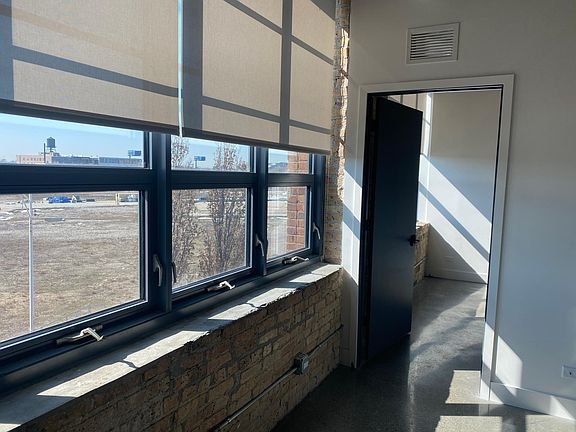 4th image of 2076 N Southport Ave #301