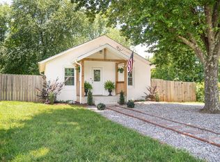 111 Burns St, Morganton, NC 28655