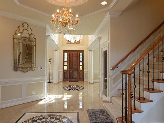 2nd image of 1583 Maddux Ln