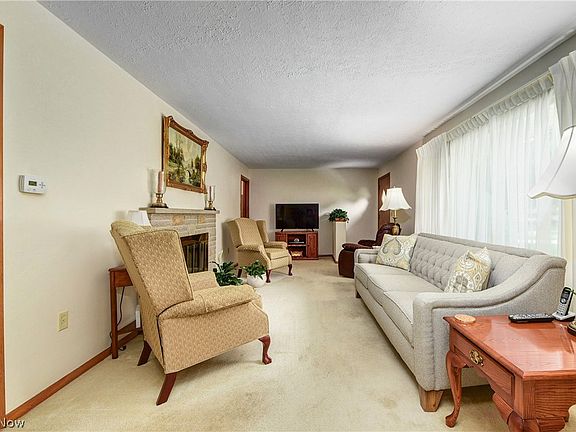5th image of 10088 Rosemere St