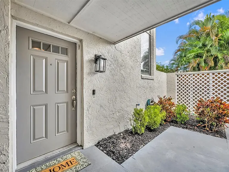 5377 Vineland Rd — Photo 6