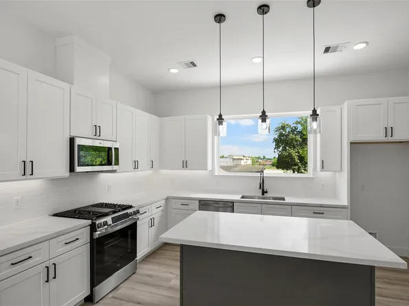 870 W Little York Rd #C, Houston, TX 77091