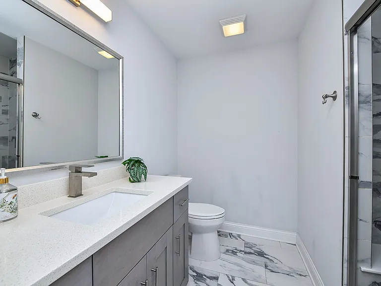 2447 Sharon Ct — Photo 25