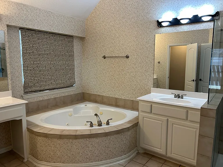 Over-sized soaking tub.