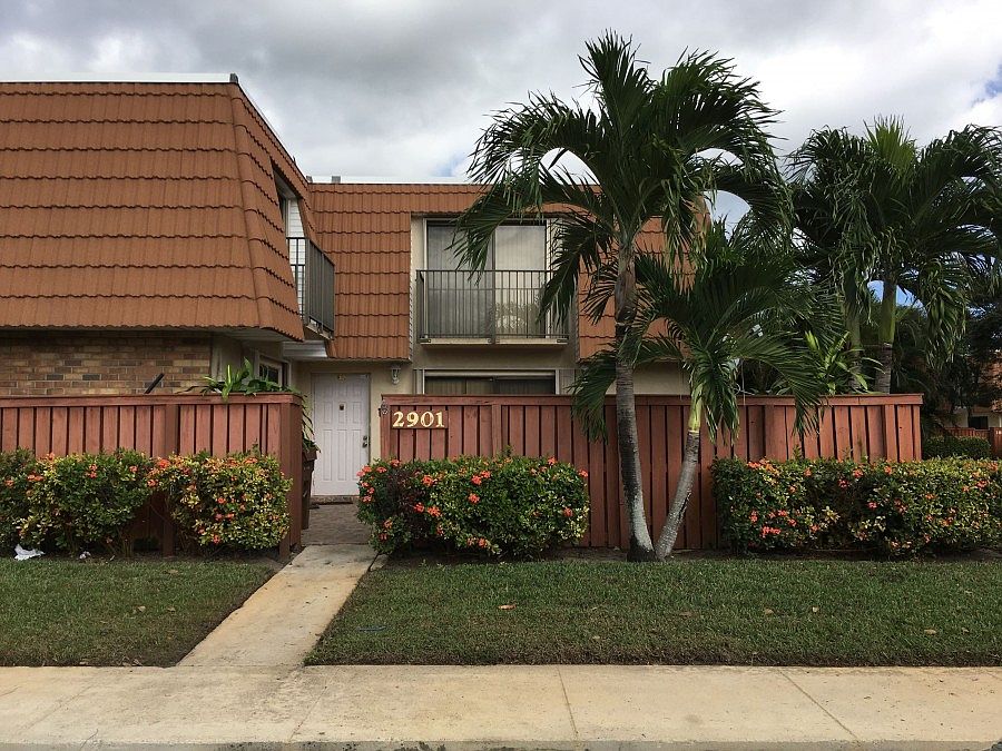 1st image of 2901 Waterford Dr N