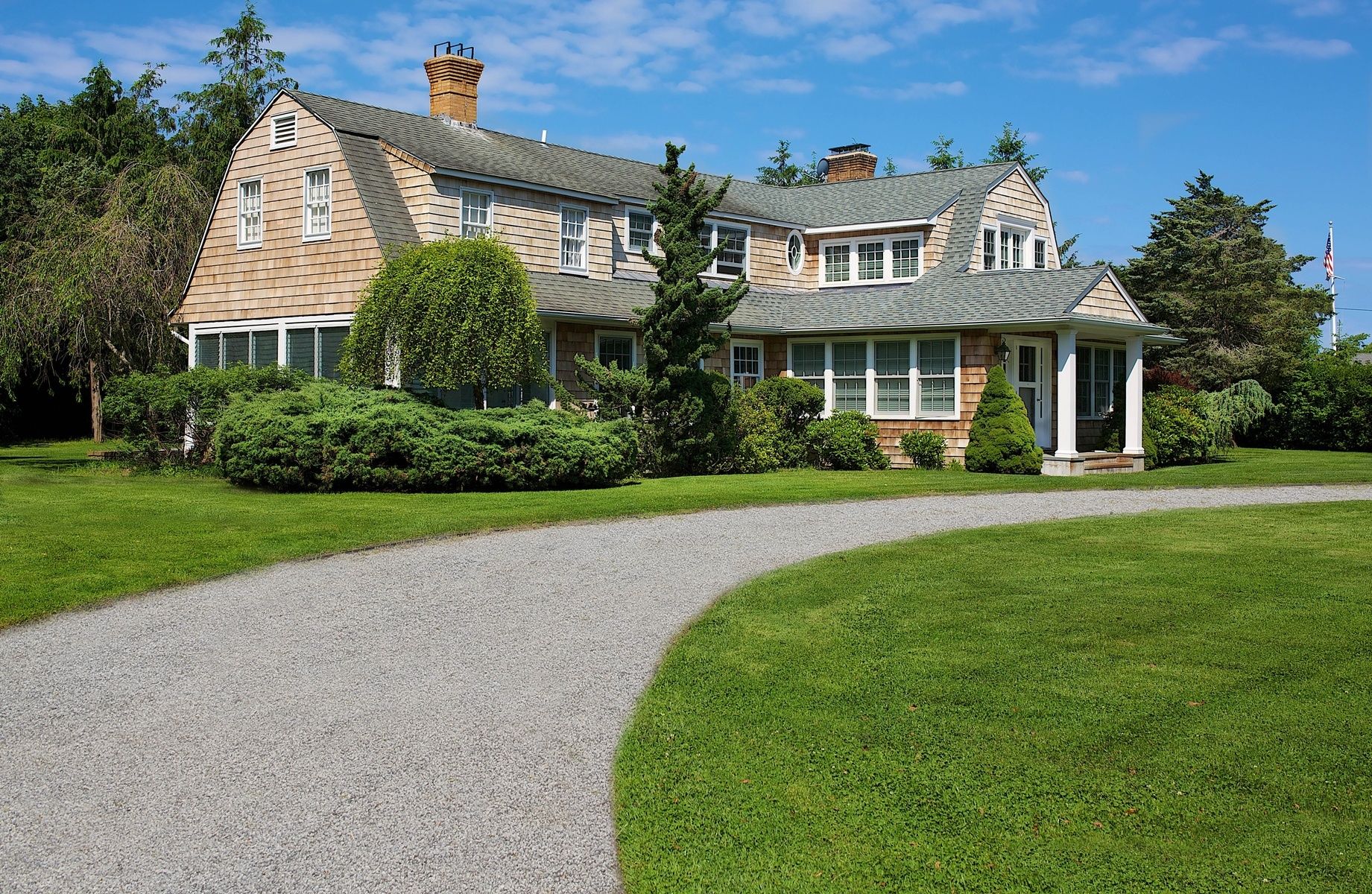 33 Seafield Ln in Westhampton Beach Out East