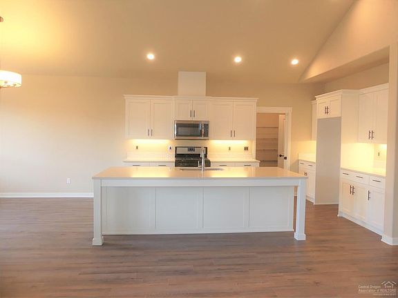 5th image of 1327 NE Sunrise St Lot 74