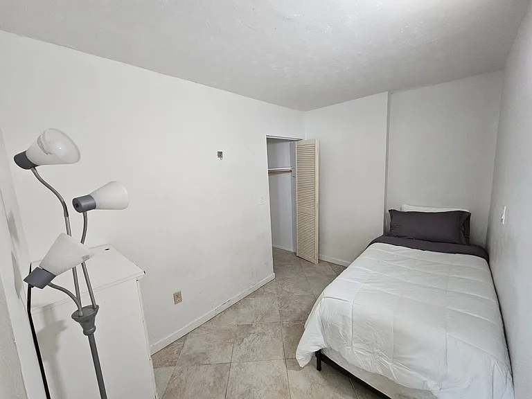 3605 Indian Creek Dr #301 — Photo 11