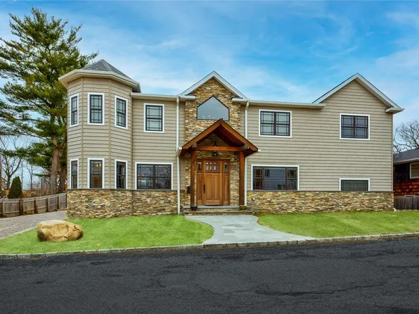 25 Library Lane, Bayville, NY 11709