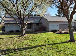 1906 W River Dr, Humboldt, IA 50548