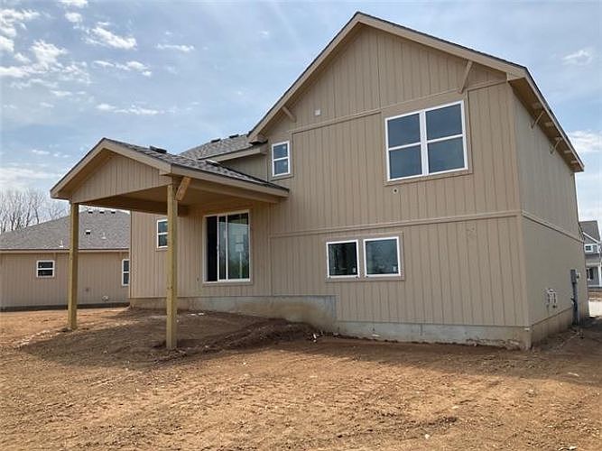 2nd image of 4716 NE 84th Ter