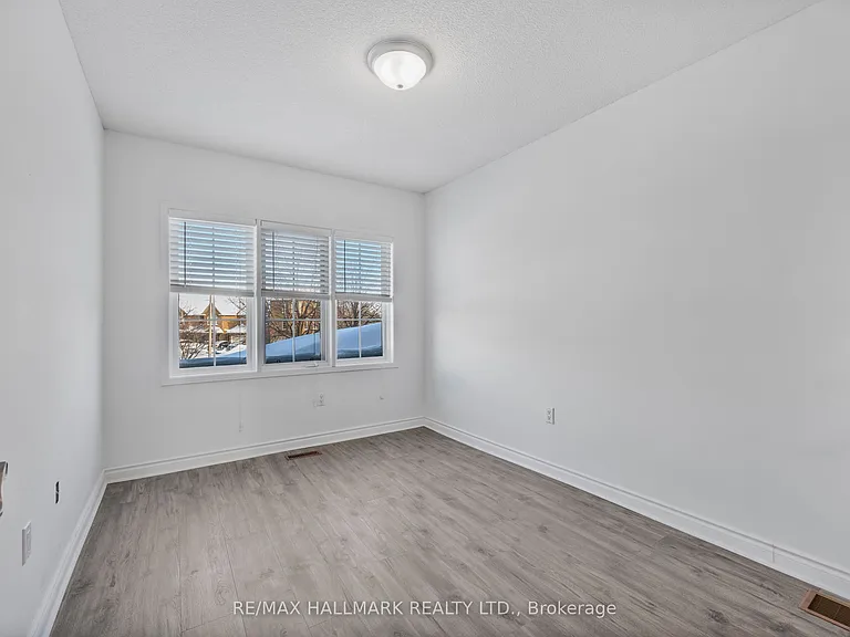 19 Parktree Dr — Photo 12