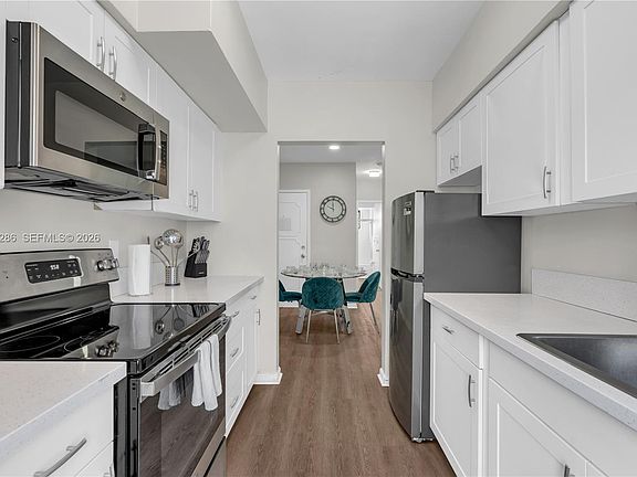 3rd image of 10006 E Bay Harbor Dr APT 15