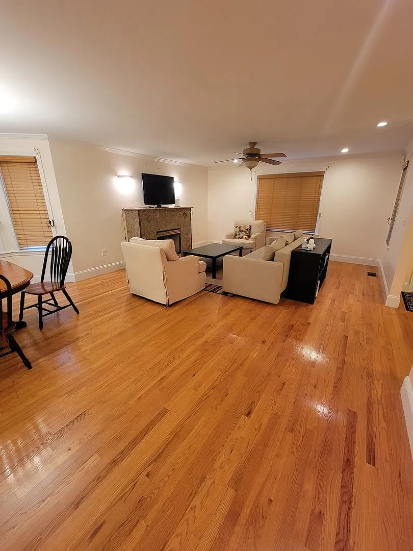Spacious and Rare 3 Bd 2 Bath Near Fort Hill With Off Street Parking — Photo 3
