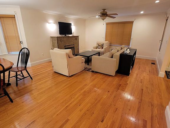 3rd image of 9 Elmore St #1