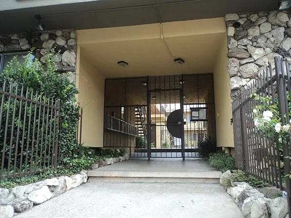 6701 Fountain — Photo 1