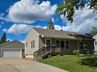 2011 Northwood Dr, North Saint Paul, MN 55109