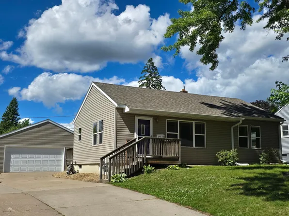 2011 Northwood Dr, North Saint Paul, MN 55109