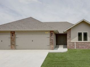 5517 W Yew St, Springfield, MO 65802