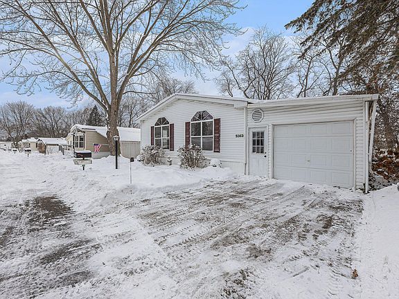 3rd image of 5363 Chickadee Dr NE