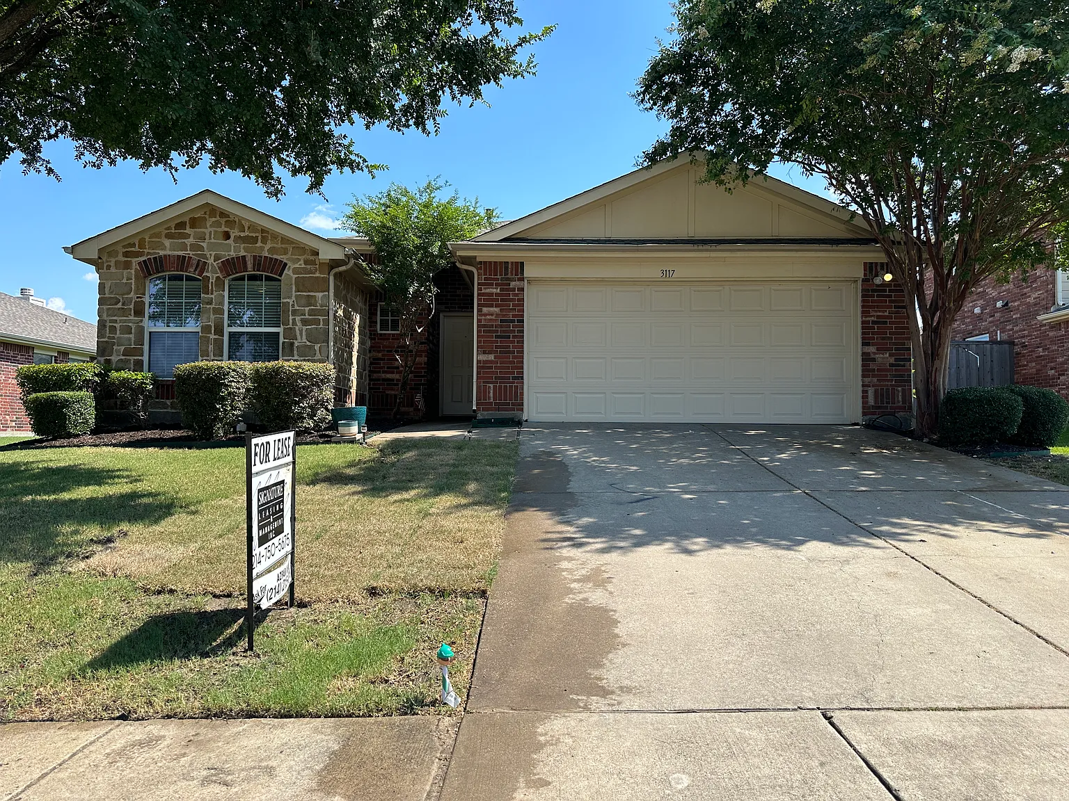 4 bed, 1984 sqft, $2,295 — Photo 1