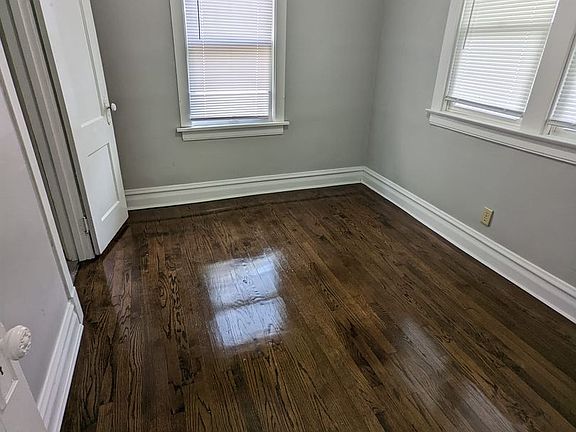 4th image of 6252 Garfield Ave