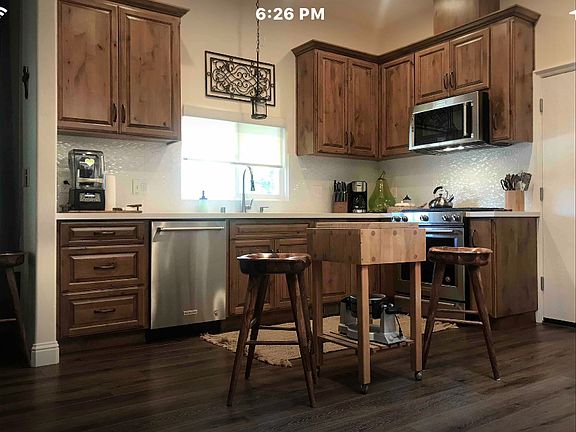 4th image of 300 W Walnut St