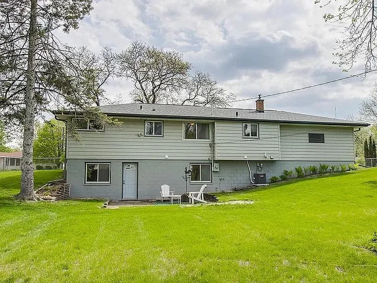 181 Dawn Ave — Photo 20
