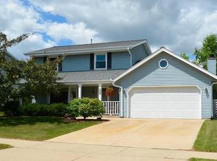 1080 E Mary Ln, Oak Creek, WI 53154