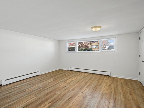 4th image of 5872 N Elston Ave